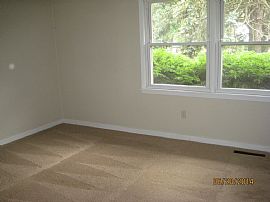 Single Family Home in Benton Harbor, MI (Photo 7 of 9)