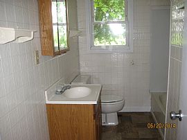 Single Family Home in Benton Harbor, MI (Photo 8 of 9)