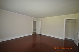 326 Sylvania Ave  in Charlotte, NC (Photo 4 of 5)