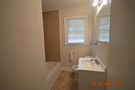 1039 Rollingwood Dr  in Charlotte, NC (Photo 3 of 5)