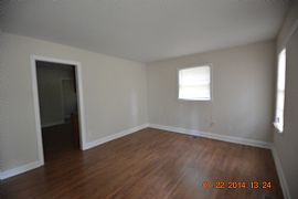 1039 Rollingwood Dr  in Charlotte, NC (Photo 4 of 5)