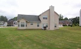 Large Open Floor Plan with Family Room in Decatur, GA (Photo 2 of 8)