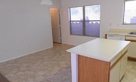 Bright, Open, Spacious 3br/2ba 2car Garage in Phoenix, AZ (Photo 2 of 8)