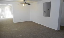 Bright, Open, Spacious 3br/2ba 2car Garage in Phoenix, AZ (Photo 5 of 8)