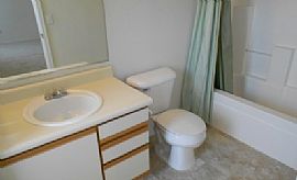 Bright, Open, Spacious 3br/2ba 2car Garage in Phoenix, AZ (Photo 6 of 8)