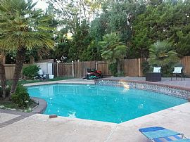 Beautiful and Spacious 4 Bedroom Pool Home in Upland, CA (Photo 2 of 9)