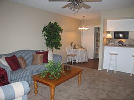 Spacious 2x2 Bedroom Apartment Homes in Phoenix, AZ (Photo 3 of 4)