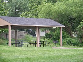 1br Apartment Home with Must See Closet!! in Kansas City, MO (Photo 3 of 7)