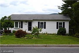 Nicely Landscaped 3br, 1ba Ranch with Paved Driveway in Cresaptown, MD