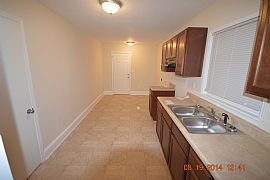 914 Cardinal Drive in Charlotte, NC (Photo 4 of 4)