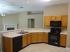 Spacious 3bed 2bath Single Family Home in Great Location in Jacksonville, FL