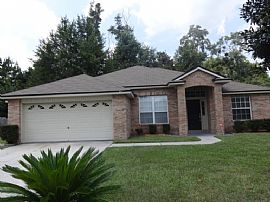 Spacious 3bed 2bath Single Family Home in Great Location in Jacksonville, FL (Photo 5 of 10)