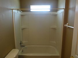 Spacious 3bed 2bath Single Family Home in Great Location in Jacksonville, FL (Photo 6 of 10)