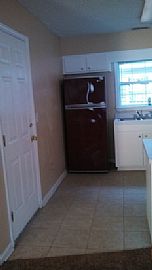 Open Floor Plan. Conveniently Located Near Shopping, Restaurant in New Bern, NC (Photo 7 of 10)