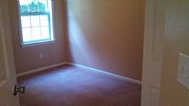 Open Floor Plan. Conveniently Located Near Shopping, Restaurant in New Bern, NC (Photo 8 of 10)