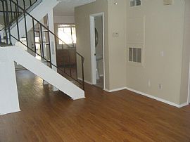  Beautiful Home in a Quiet Neighbourhood in Austin, TX (Photo 2 of 12)