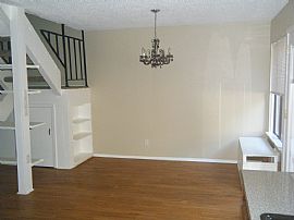  Beautiful Home in a Quiet Neighbourhood in Austin, TX (Photo 7 of 12)