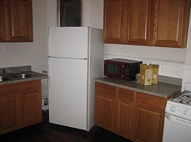 Beautiful 3 Bedroom Apt on Brown Stone House  in Albany, NY (Photo 3 of 5)