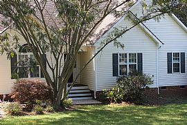 Beautiful Country Home Away From The Hustle and Bustle.  in Clayton, NC (Photo 1 of 10)