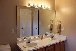 Beautiful Country Home Away From The Hustle and Bustle.  in Clayton, NC (Photo 4 of 10)