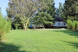 Beautiful Country Home Away From The Hustle and Bustle.  in Clayton, NC (Photo 6 of 10)