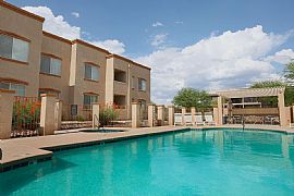 1 Bedroom with Spacious Floor Plan! in Tucson, AZ (Photo 3 of 12)