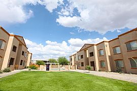 2 Bedroom Upgraded Apartment Home! in Tucson, AZ (Photo 2 of 12)