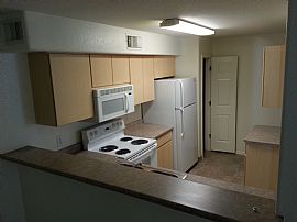 3 Bedroom in Great Location!! in Tucson, AZ (Photo 8 of 12)