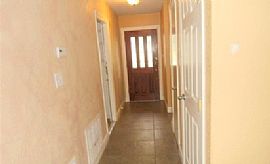 Beautiful 3ba 2bath Home Spacious Kitchen W/lots of Counter Top in San Antonio, TX (Photo 4 of 7)