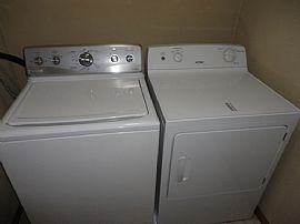 Wonderful 3bd 2 Bth in a Nice Neighborhod in Machesney Park, IL (Photo 2 of 12)