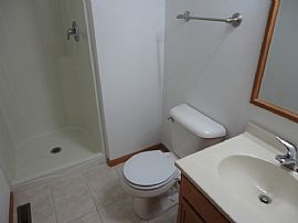 Wonderful 3bd 2 Bth in a Nice Neighborhod in Machesney Park, IL (Photo 3 of 12)