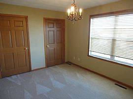 Wonderful 3bd 2 Bth in a Nice Neighborhod in Machesney Park, IL (Photo 4 of 12)