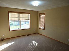 Wonderful 3bd 2 Bth in a Nice Neighborhod in Machesney Park, IL (Photo 5 of 12)