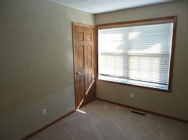 Wonderful 3bd 2 Bth in a Nice Neighborhod in Machesney Park, IL (Photo 6 of 12)