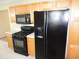 Wonderful 3bd 2 Bth in a Nice Neighborhod in Machesney Park, IL (Photo 7 of 12)