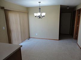 Wonderful 3bd 2 Bth in a Nice Neighborhod in Machesney Park, IL (Photo 8 of 12)