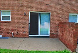 2 and 3 Bedroom Plaza Drive Luxury Townhomes in Circleville, OH (Photo 10 of 11)