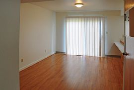 2 and 3 Bedroom Plaza Drive Luxury Townhomes in Circleville, OH (Photo 8 of 11)