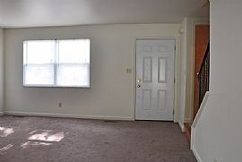 2 and 3 Bedroom Plaza Drive Luxury Townhomes in Circleville, OH (Photo 9 of 11)