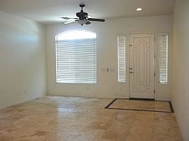 Charming 3x2 Peoria Home. Beautiful Upgrades Throughout!  in Peoria, AZ (Photo 2 of 12)