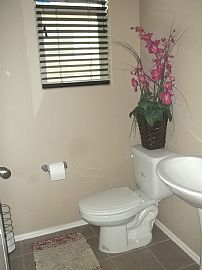 Upgraded Lots of Space! 4x2.5, Granite, Island and Rv Gate  in Tolleson, AZ (Photo 4 of 12)