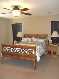 Upgraded Lots of Space! 4x2.5, Granite, Island and Rv Gate  in Tolleson, AZ (Photo 7 of 12)