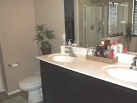 Upgraded Lots of Space! 4x2.5, Granite, Island and Rv Gate  in Tolleson, AZ (Photo 8 of 12)