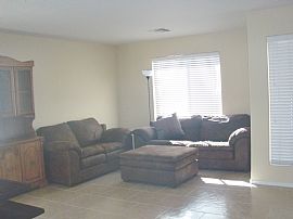  	warm and Inviting 4x2 Phoenix Home. All Appliances Included!  in Phoenix, AZ (Photo 3 of 12)