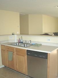  	warm and Inviting 4x2 Phoenix Home. All Appliances Included!  in Phoenix, AZ (Photo 5 of 12)