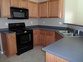 Pristine 3x2 Buckeye Home. Rv Gate and All Appliances Included! in Buckeye, AZ (Photo 4 of 11)