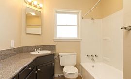 Cozy Living 3 Bed 2 Bath Home in Long Beach, CA (Photo 3 of 4)