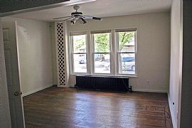 Center Square 3-Br with Parking        in Albany, NY