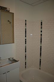 Center Square 3-Br with Parking        in Albany, NY (Photo 5 of 7)