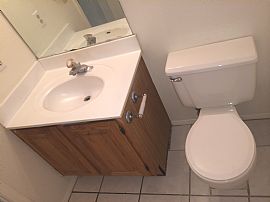  	bright 3x2.5 Two-Story Conveniently Located at Val Vista and  in Gilbert, AZ (Photo 3 of 12)